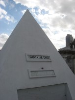 Tomb owned by Nicolas Cage